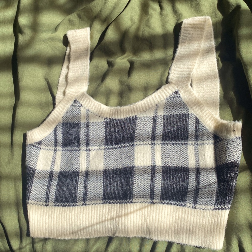 cropped sweater tank top